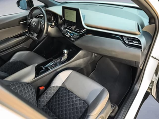 Toyota C-HR Toyota C-HR 2.0 Hybrid Executive (184PK) 1e-Eig. & Dealer-Onderh. BOVAG-Garantie. NL-Auto. - afbeelding nr 15