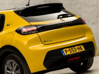 Peugeot e-208 Peugeot e-208 EV Allure Sport 50 kWh Automaat (APPLE CARPLAY, GROOT NAVI, 360 CAMERA, KEYLESS, SPORTSTOELEN, GETINT GLAS, LM VELGEN, LED KOPLAMPEN, NIEUWSTAAT) - afbeelding nr 13