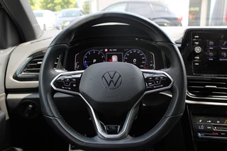 Volkswagen T-Roc Volkswagen T-Roc 1.5 TSI R-Line DSG Black Style Virtual/Navi/18