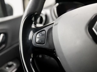 Renault Captur Automaat (NAVIGATIE, CLIMATE, XENON, GETINT GLAS, SPORTSTOELEN, CRUISE, LM VELGEN, PARKEERSENSOREN, NIEUWE APK, NIEUWSTAAT) - afbeelding nr 17