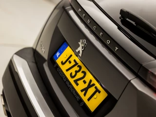 Peugeot 2008 Peugeot 2008 1.2 PureTech Sport (VIRTUAL COCKPIT, APPLE CARPLAY, GROOT NAVI, LEDER, 360 CAMERA, SPORTSTOELEN, LED KOPLAMPEN, GETINT GLAS, LANE ASSIST, DAB+, NIEUWSTAAT) - afbeelding nr 31