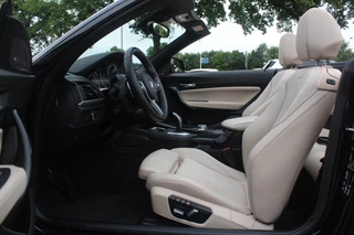 BMW 2 Serie BMW 2 Serie Cabrio M240i xDrive High Exe. M Sport / Camera / Leder / Harman Kardon / 18'' / Keyless / Navigatie / Stuurverwarming / DAB / Windscherm / Stoelverwarming / Cruise Control - afbeelding nr 10