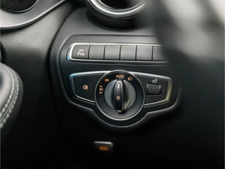 Mercedes-Benz C-Klasse 279Pk Automaat (NAVIGATIE, LUCHTVERING, LEDER, STOELVERWARMING, ELEK SPORTSTOELEN, GETINT GLAS, CAMERA, SFEERVERLICHTING) - afbeelding nr 21