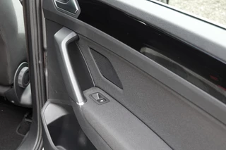 Volkswagen Touran Volkswagen Touran 1.5 TSI R-line 7pers. CAMERA STOELVERW. - afbeelding nr 43