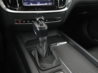 Volvo V60 Volvo V60 2.0 D4 Momentum | 1e eigenaar | Panoramadak |  Leder | Trekhaak | Stoelverwarming | Carplay | Navigatie | Full LED - afbeelding nr 14