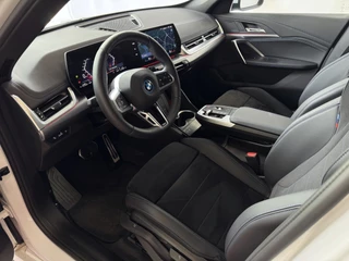 BMW X1 BMW X1 XDRIVE 25E M-SPORT LED ELEK.KLEP NAVI STOELVERW M-SHADOW LINE CARPLAY/ANDROID ZWARTE.HEMEL 10/2024 PHEV PLUG IN HYBRID AWD 4X4 4WD - afbeelding nr 3