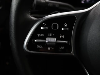 Mercedes-Benz A-Klasse Mercedes-Benz A-klasse 250e Urban | Stoelverwarming | Camera |  Sfeerverlichting | Full LED | Half leder | Park Assist | Climate control | DAB | Bluetooth | Cruise control - afbeelding nr 13