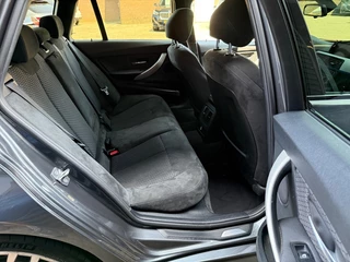 BMW 3 Serie BMW 3 Serie 320I Touring M SPORT Navi Xenon 19 Inch - afbeelding nr 18