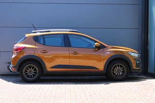 Dacia Sandero Stepway Dacia Sandero Stepway 1.0 TCe 90 Essential | Trekhaak | Camera | Airco | BLIS | Cruise control | Origin NL - afbeelding nr 2