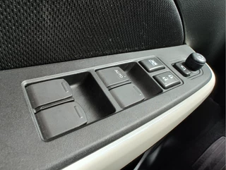 Suzuki Swift Suzuki Swift 1.0 BOOSTERJET STIJL AUTOMAAT Navi | Clima | Cruise - afbeelding nr 24