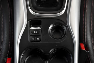 Renault Kadjar | Cruise | Stoelverw. | PDC | Camera | NAV | ECC | Trekhaak | LM 19