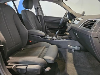 BMW 1 Serie BMW 1 Serie 118i Executive Sport / Sportstoelen / LED / NL Auto - afbeelding nr 21