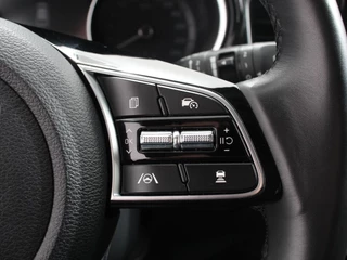 Kia Ceed Sportswagon Kia Ceed Sportswagon 1.6 GDI PHEV DynamicLine  Achteruitrijcamera Stuurverwarming Stoel verwarming Climate control LED Keyless start/ entry Parkeersensoren achter Adaptieve cruise control Lane assist - afbeelding nr 18