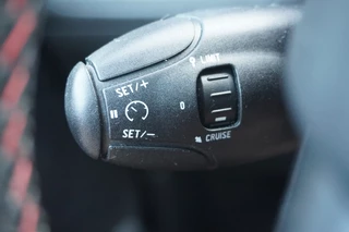Peugeot 208 Peugeot 208 1.2 PureTech GT-line / 1e eig. / Pano / Trekhaak / Navi / Clima / Carplay / DAB+ - afbeelding nr 20