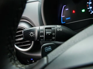 Hyundai Kona Hyundai Kona EV Premium 64 kWh | Verlaagd | Trekhaak tbv fietsendrager - afbeelding nr 25