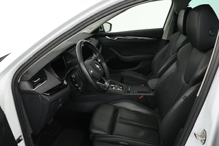 Škoda Octavia Skoda Octavia 1.4 TSI iV PHEV Style | Head-Up |  Stoelventilatie | Leder | Camera | Verwarmde achterbank | Carplay | Adaptive cruise | Full LED | Sfeerverlichting | Canton Sound - afbeelding nr 4