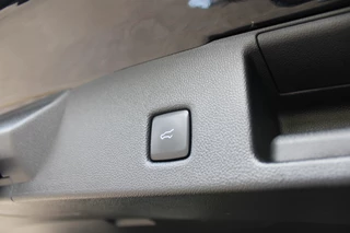 Ford Kuga Ford Kuga 2.5 PHEV ST-Line X | Trekhaak | Navigatie | BLIS | Camera | B&O - afbeelding nr 32