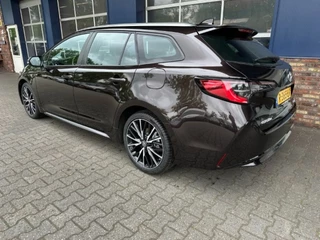 Toyota Corolla Toyota Corolla 1.8 HYBRID ACTIVE - afbeelding nr 2