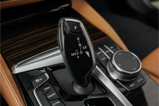 BMW 5 Serie BMW 5 Serie 530i High Ex Luxury Schuifdak Comfortstoel Navi Trekhaak Camera - afbeelding nr 32