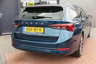 Škoda Octavia Škoda Octavia Combi 1.4 TSI iV 204PK PHEV Sportline Business ,Led-matrix koplampen, Carplay , Leer, Ergonimische stoelen, Stoelverwarming voor&achter,DAB+, stuurwiel verwarmd, schakelmogelijkheid aan stuurwiel, Carplay , etc. etc. - afbeelding nr 17