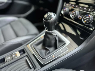 Volkswagen Golf Volkswagen Golf Variant 1.4 TSI R-line 150pk | Navigatiesysteem | Osram LED verlichting | Trekhaak uitklapbaar | Keyless entry | Stoelverwarming | Cruise control | R-stuur | Parkeersensoren voor en achter | Achteruitrijcamera - afbeelding nr 54