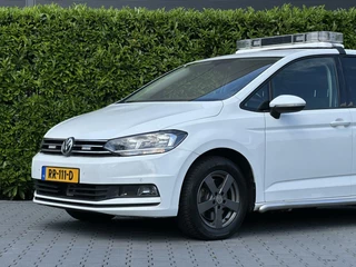 Volkswagen Touran Volkswagen Touran 2.0 TDI SCR EURO 6, HONDENAUTO, FACELIFT, NAVI, CRUISE, ECC-AIRCO, PARKEERSENSOREN, LICHTMETAAL 16