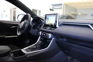 Toyota RAV4 Toyota RAV4 2.5 Plug-in Hybrid AWD // 12-2022 - Trekhaak - Camera - Elek. bestuurderstoel - Stoelverwarming - HUD - Navi - CarPlay & Android Auto - afbeelding nr 15
