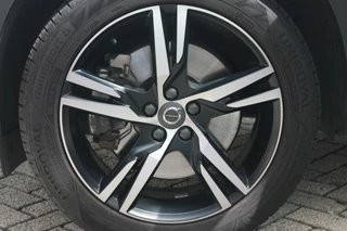 Volvo XC40 Volvo XC40 T4 Recharge R-Design | Stoelverwarming | Parkeercamera | BLIS | Pilot Assist | Electr. Stoelen | Glossy Black | Keyless - afbeelding nr 15