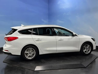 Ford Focus Ford Focus Wagon 1.0 EcoBoost Trend Edition Business Airco| Cruise |Navi | PDC | Trekhaak - afbeelding nr 9