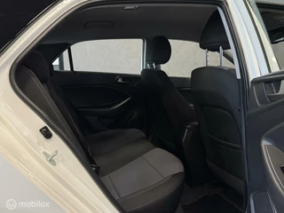 Hyundai i20 Hyundai i20 1.0 T-GDI Comfort NAVI / CAMERA / TREKHAAK / NAP - afbeelding nr 16