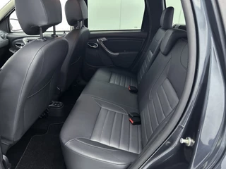 Dacia Duster Dacia Duster TCe 125 PK4x2 Blackshadow / CAMERA / DEALER ONDERHOUDEN / NAVI / LEDER / FULL OPTION - afbeelding nr 13