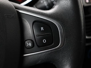 Renault Clio Renault Clio 0.9 TCe Limited | Trekhaak | Navigatie |  Bluetooth | Cruise control | Parkeerhulp | LED | Airco | DAB - afbeelding nr 15