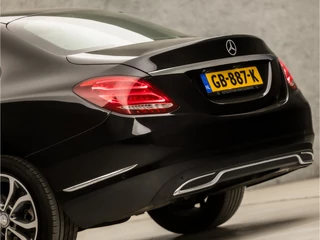 Mercedes-Benz C-Klasse 157Pk Automaat (SCHUIFDAK, NAVIGATIE, LEDER, STOELVERWARMING, SFEERVERLICHTING, ELEK SPORTSTOELEN, CRUISE, LED KOPLAMPEN, NIEUWE APK, NIEUWSTAAT) - afbeelding nr 13