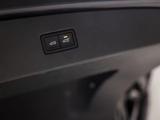 Volkswagen Tiguan 150Pk Automaat (PANORAMADAK, DIGITAL COCKPIT, APPLE CARPLAY, ELEK SPORTSTOELEN, LEDER, STOELVERWARMING, CAMERA, GETINT GLAS, KEYLESS, LED, ELEK ACHTERKLEP, PARKEER ASSISTENT, NIEUWSTAAT) - afbeelding nr 26