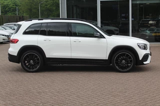 Mercedes-Benz GLB Mercedes-Benz GLB 200 Premium Plus 7p. / Panoramadak / Camera / 20'' / Sfeerverlichting / Navigatie / Dodehoek / DAB / Stoelverwarming / Cruise Control - afbeelding nr 5