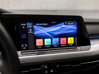 Volkswagen Golf (APPLE CARPLAY, VIRTUAL COCKPIT, GROOT NAVI, KEYLESS, SFEERVERLICHTING, SPORTSTOELEN, STOELVERWARMING, LED KOPLAMPEN, LANE ASSIST, NIEUWSTAAT) - afbeelding nr 27