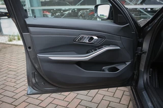 BMW 3 Serie BMW 3 Serie 320i High Executive - afbeelding nr 4