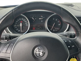 Alfa Romeo Giulietta Alfa Romeo Giulietta 1.750 Turbo 241pk Veloce Automaat Carplay Sport-Stoelen Nav/Cruise Voll.Onderhouden! - afbeelding nr 23