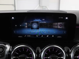 Mercedes-Benz GLB Mercedes-Benz GLB-klasse 200 Business Solution AMG 7-persoons | Panoramadak | Trekhaak | Stoelverwarming | Matrix LED | Memory | Keyless | Camera | Navigatie - afbeelding nr 22