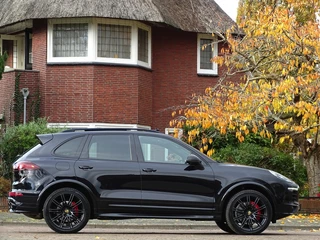 Porsche Cayenne Porsche Cayenne 3.0 S E-Hybrid 410PK / Porsche Sport Design / LED - afbeelding nr 3