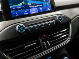 Ford Focus Automaat (DIGITAL COCKPIT, APPLE CARPLAY, STUUR/STOELVERWARMING, GETINT GLAS, TREKHAAK, CAMERA, LED KOPLAMPEN, ADAPTIVE CRUISE, KEYLESS, NIEUWE APK, NIEUWSTAAT) - afbeelding nr 26