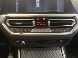 BMW 3 Serie BMW 3-serie Touring 320e M-Sport Aut-8 Panoramadak Adaptive M-Technic Chassis LED Navi Cruise Control PDC VA 19