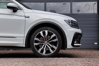 Volkswagen Tiguan Volkswagen Tiguan 2.0 TSI 4Motion 2x R-Line /LED/PANODAK/CAMERA/VIRTUAL/TREKHAAK/STOELVERW./HUD! - afbeelding nr 25