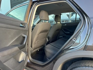 Volkswagen T-Roc Volkswagen T-Roc 1.0 TSI Style | Adeptive Cruise Control | Trekhaak | Navigatie | Parkeersensoren | Apple CarPlay/Android Auto - afbeelding nr 7