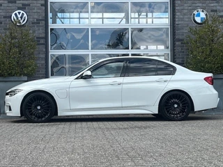 BMW 3 Serie BMW 3 Serie 330E iPERFORMANCE M-SPORT AUT. - LEDER - 19 INCH - ORG. NL. - afbeelding nr 2