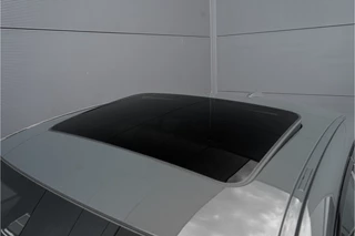 BMW 3 Serie BMW 3 Serie 318i M-Sport Shadow Individual Schuifdak HiFi 19