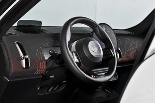 MINI Countryman MINI Countryman 1.5 C 170 PK John Cooper Works L | S/K-Panodak | Dig. Cockpit | Adapt. Cruise | Stoel-+Stuurverw. | Harman/Kardon | 360 Camera | NAV + App. Connect | ECC | Elek. Klep | DAB | LM 20