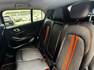 BMW 1 Serie BMW 1-serie 118i Sport Line/Aut/Navi/Xenon/Carplay/Sportstoelen/Stoelverwarming/CRUISE - afbeelding nr 21