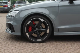 Audi RS3 Audi RS3 Limousine 2.5 TFSI quattro / Full option! / Panoramadak / Camera / RS Seats / 19'' / Matrix LED / Virtual Cockpit / B&O / DAB / Audi Magnetic Ride / Navigatie / Stoelverwarming / ACC - afbeelding nr 15