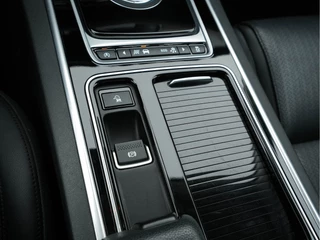 Jaguar XF Aut. *WINDSOR-FULL-LEATHER | BI-XENON | NAVI-FULLMAP | JAGUAR-AUDIO | CAMERA | COMFORT-SEATS | SHIFT-PADDLES | LANE-ASSIST | KEYLESS | HEATED-SEATS |  ECC | PDC | CRUISE | 18